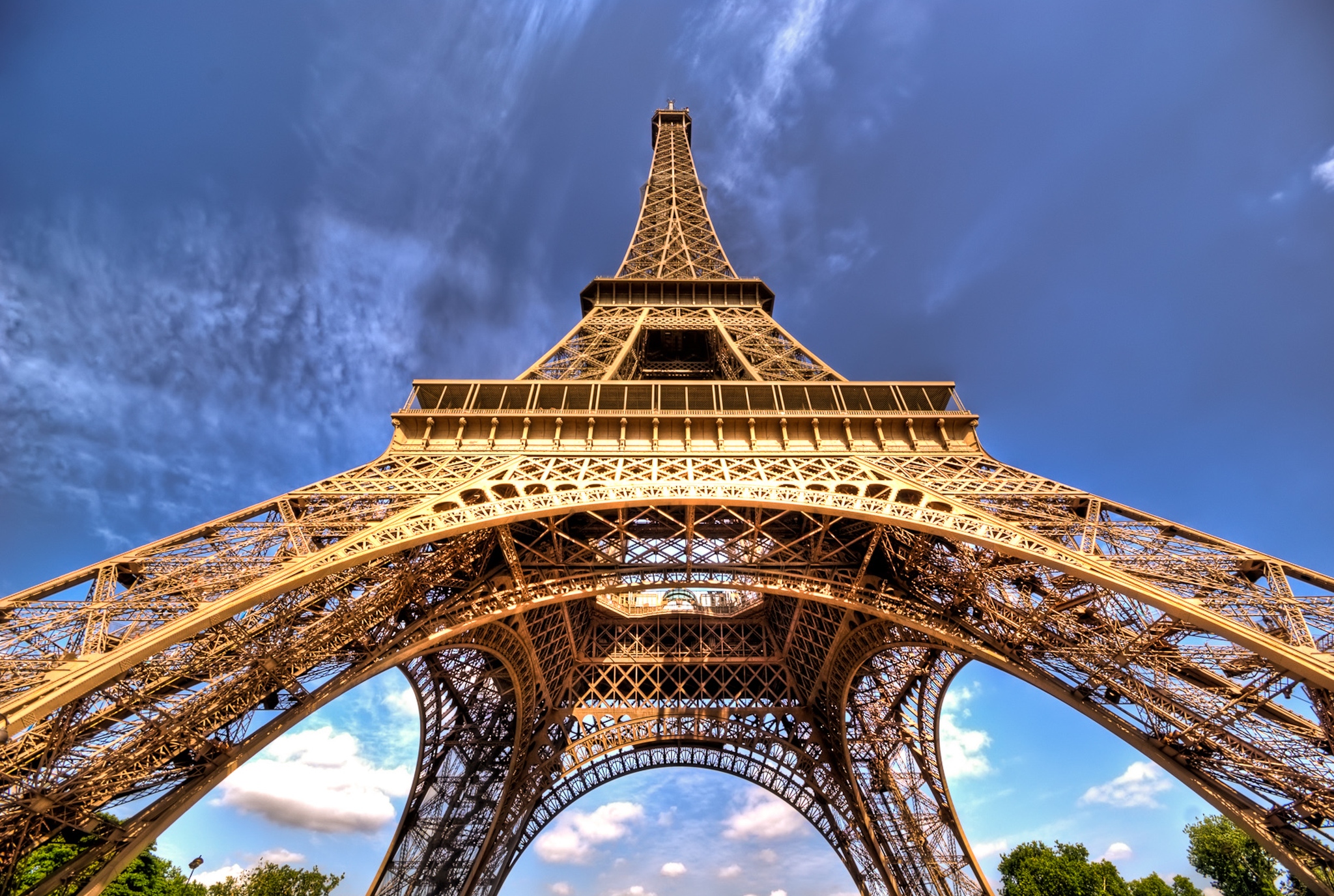 Франция ис. Эйфелева башня в Париже. Эйфель башня Франция. Эйфель башня Tour Eiffel. Эйфелева башня в Париже фото.